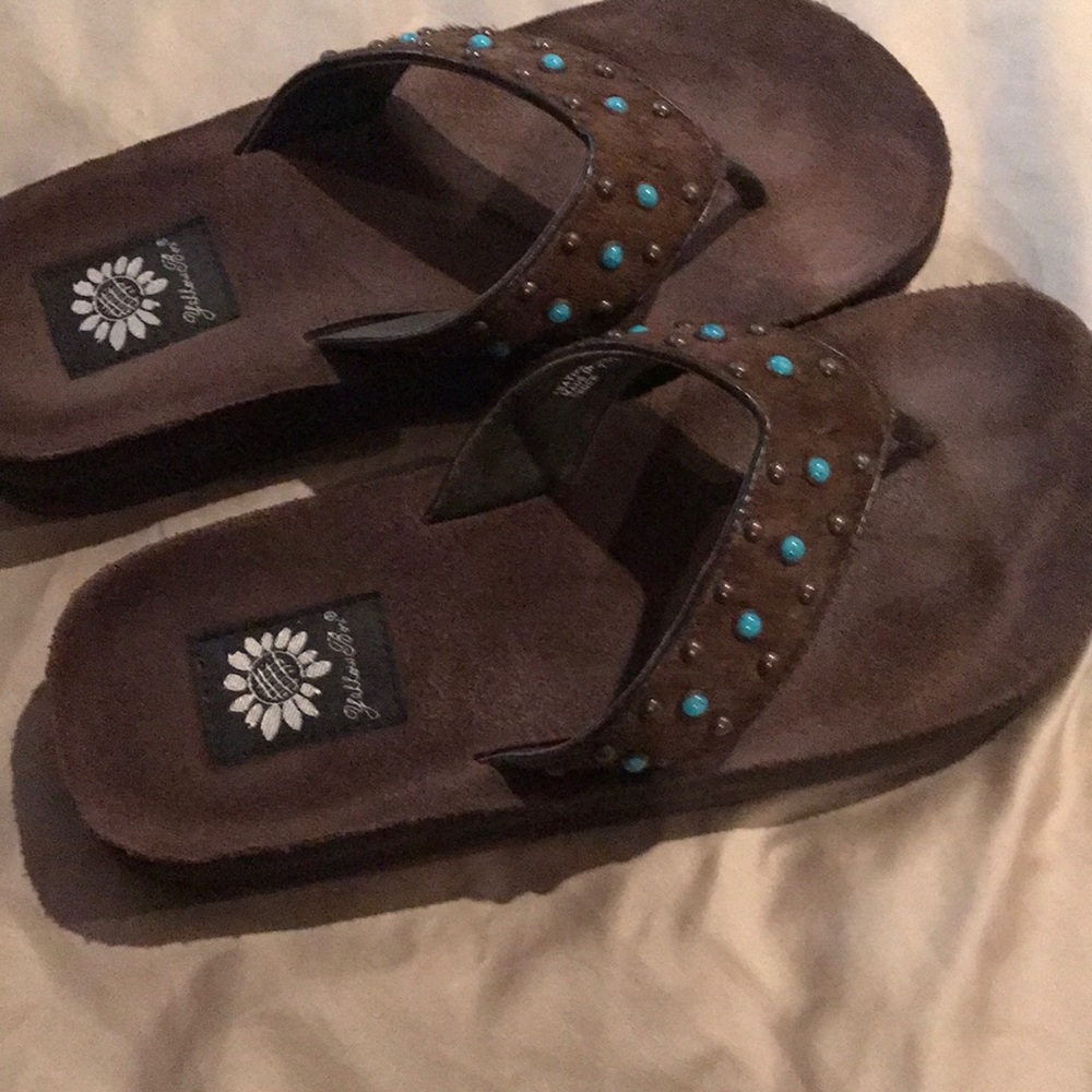 Yellow Box brown sandals!